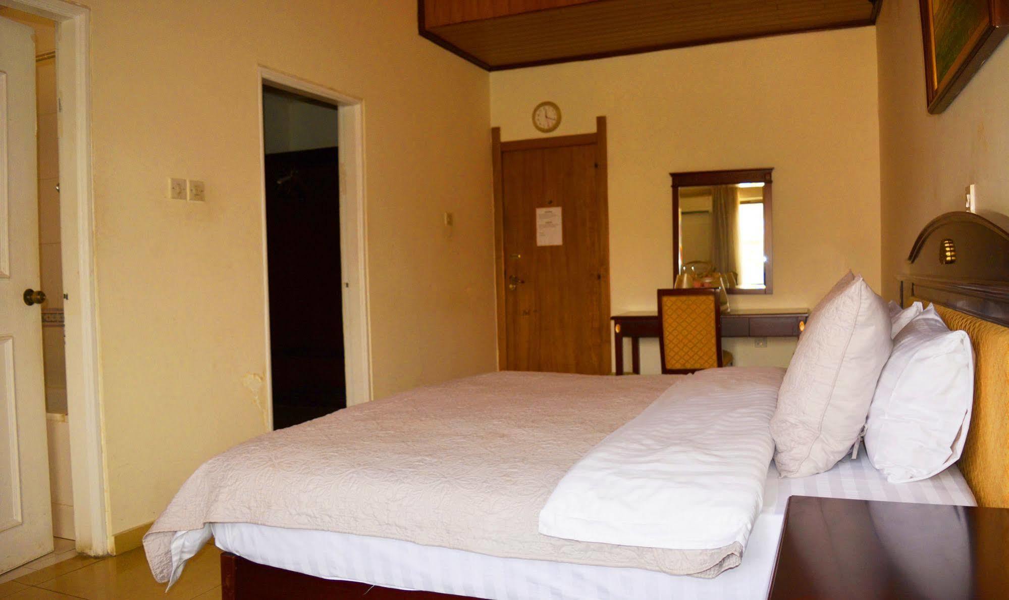 Hotel Georgia Akra Dış mekan fotoğraf